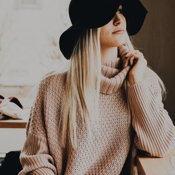 Meet your Posher, Demi - Picture 2 of 8